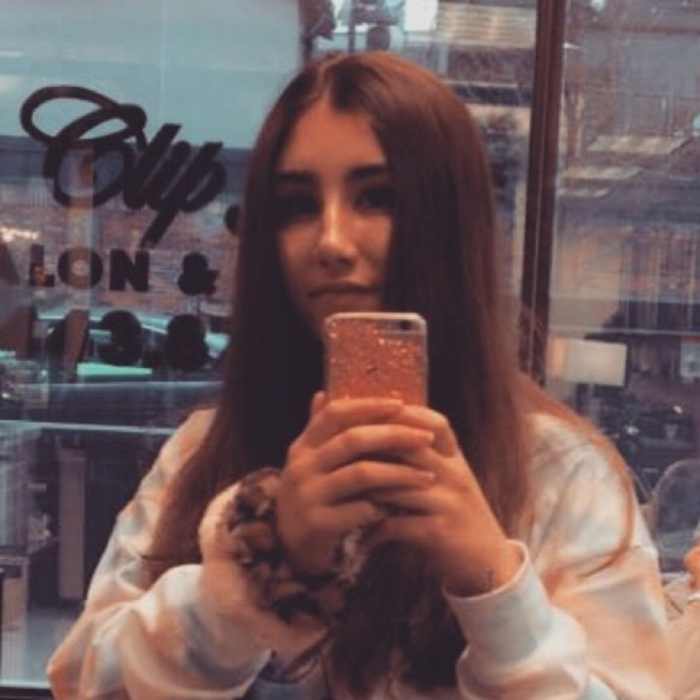 Meet your Posher, Olivia
